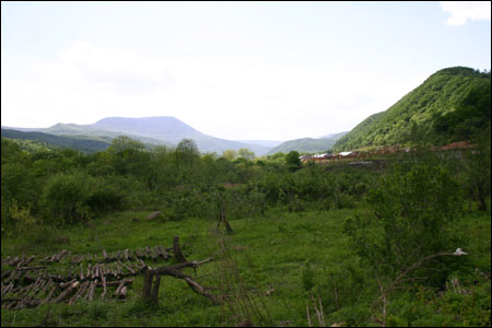 청산리 전투가 벌어진 백운평 계곡 원경